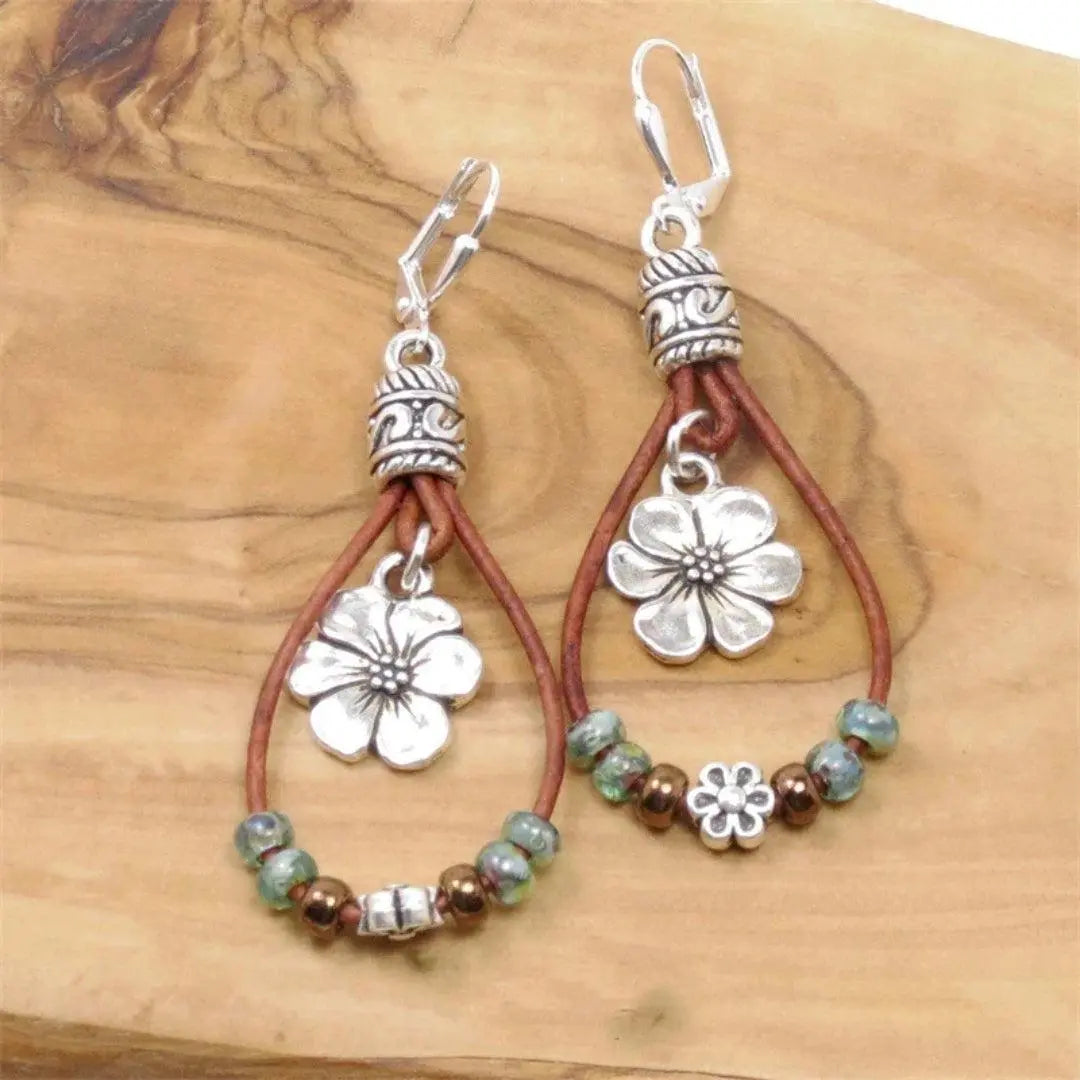 Pendientes de cuero con flores vintage