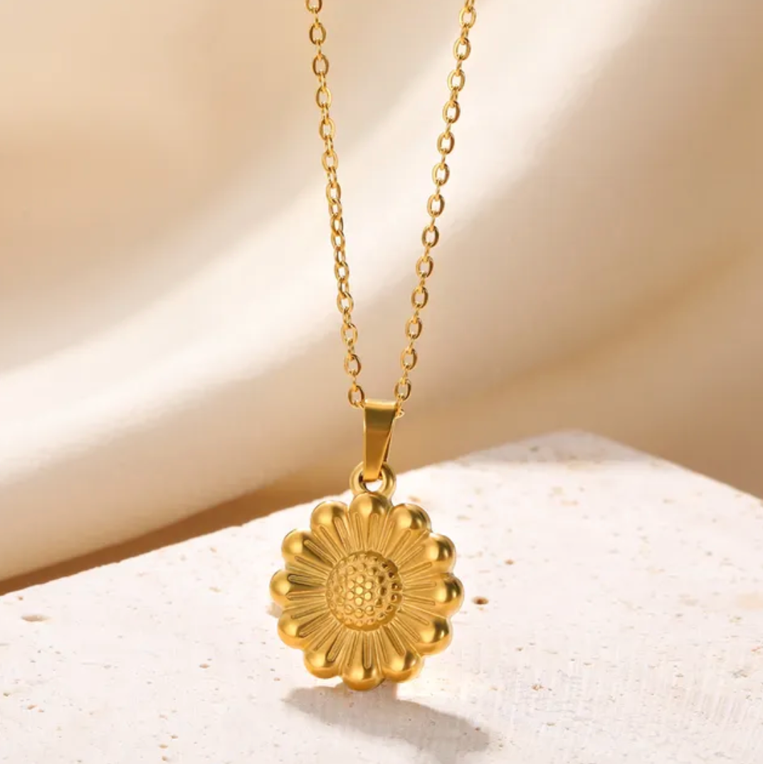 Collar margarita chapado en oro de 18 quilates