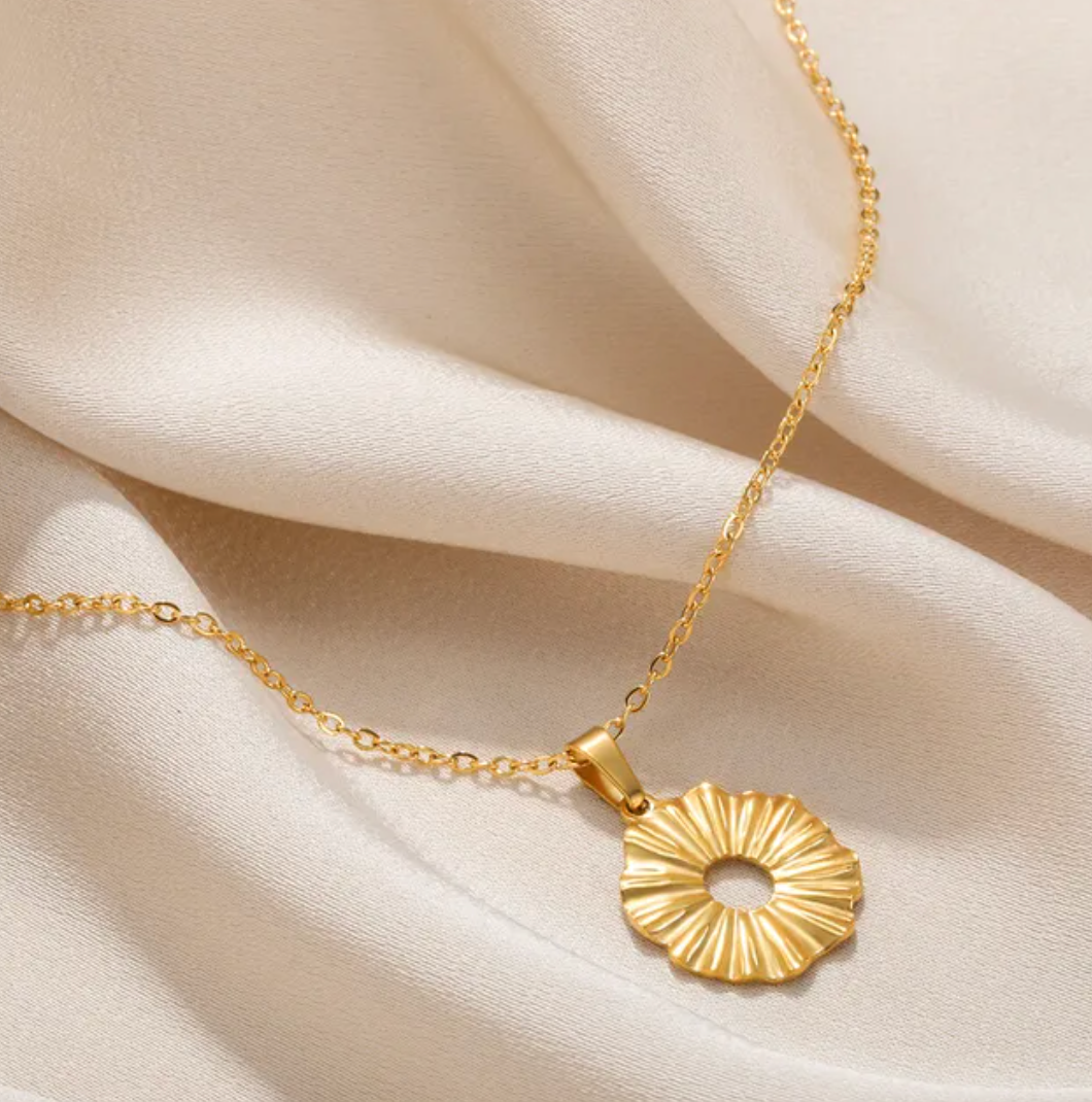Collar piña tropical chapado en oro de 18 quilates