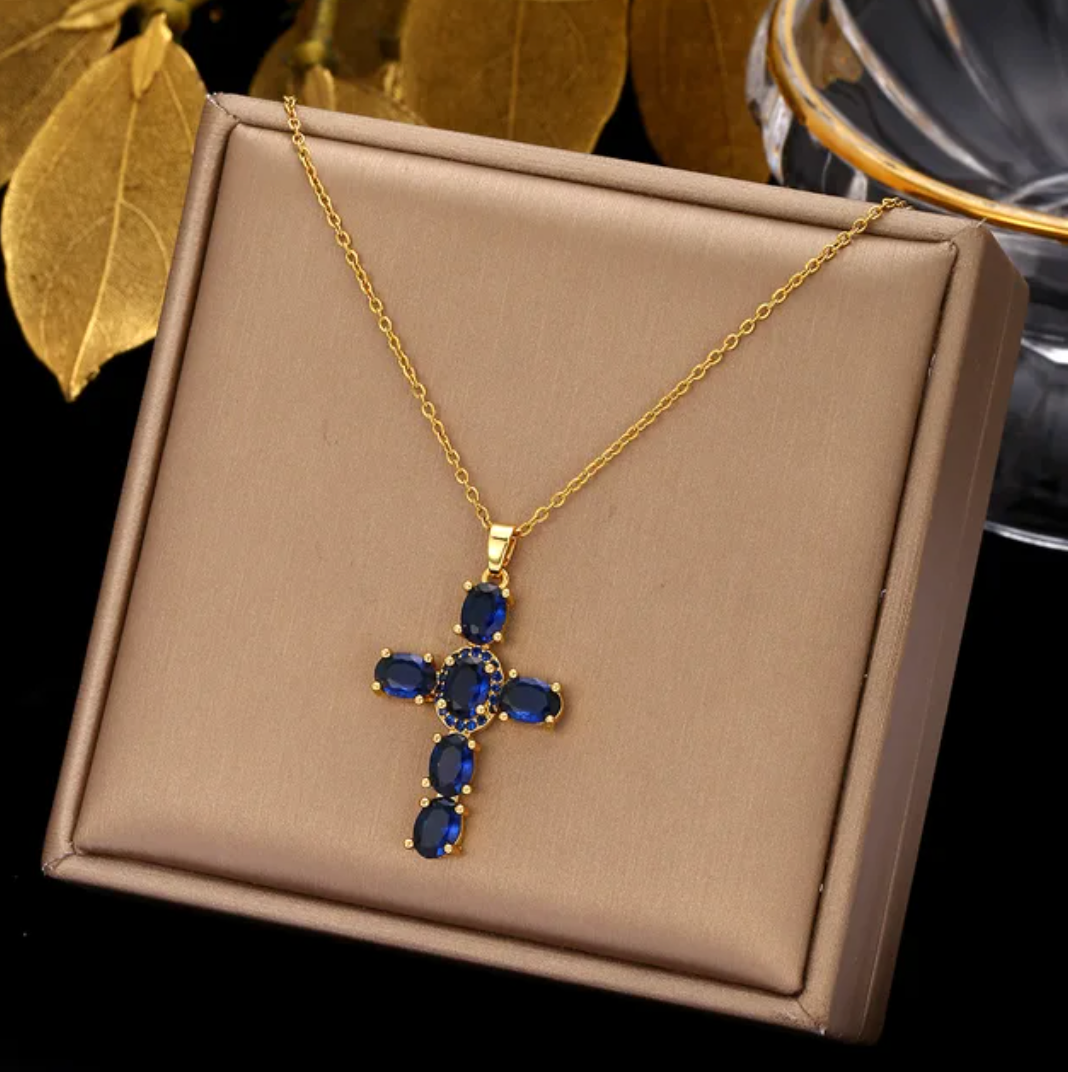 Collar chapado en oro de 18 quilates con cruz de cristal azul