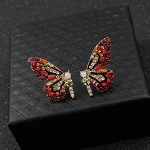 Pendientes de mariposa edición limitada con incrustaciones de circonita