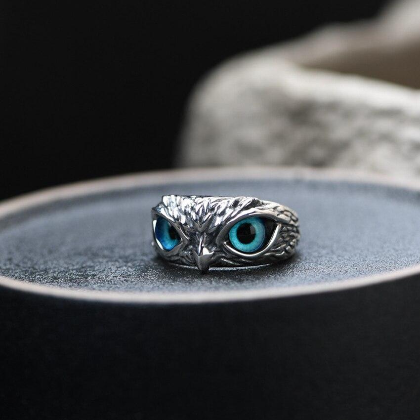 Anillo ajustable de lechuza de la suerte en plata y ópalo