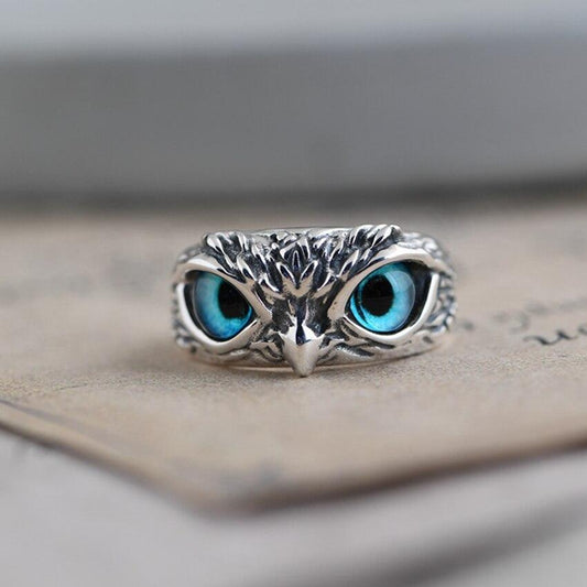Anillo ajustable de lechuza de la suerte en plata y ópalo