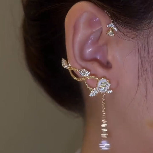 Pendientes de aro con circonitas florales