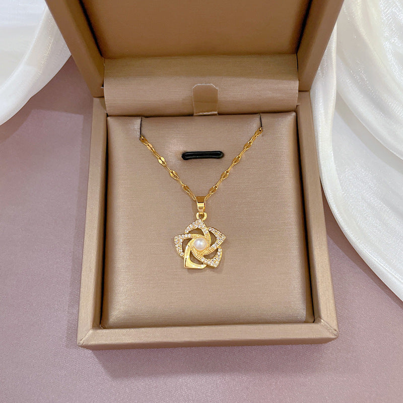 Colgante de flor de perlas Orient
