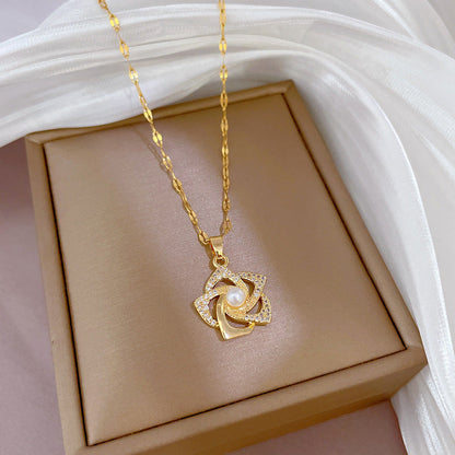 Colgante de flor de perlas Orient