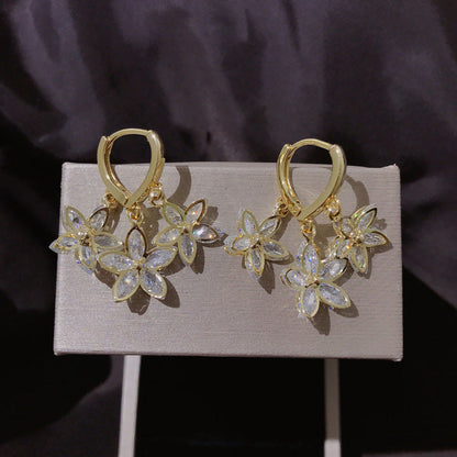 Pendientes creativos Estrella de Primavera con colgante