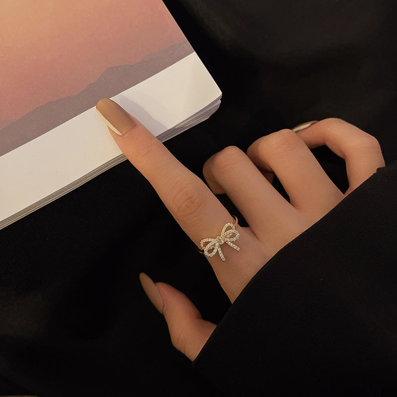 Anillo de cinta dorada Henrietta