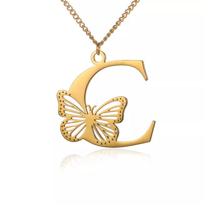 Cadena de iniciales dorada de 18 quilates con elegante mariposa