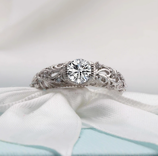Elegante Anillo de Plata Esterlina