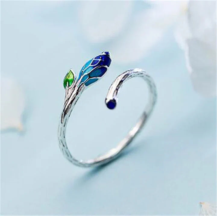 Anillo ajustable de hoja con esmalte azul en plata
