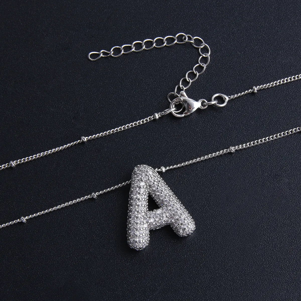 Set de collares con iniciales Bubble Letter | Oro blanco