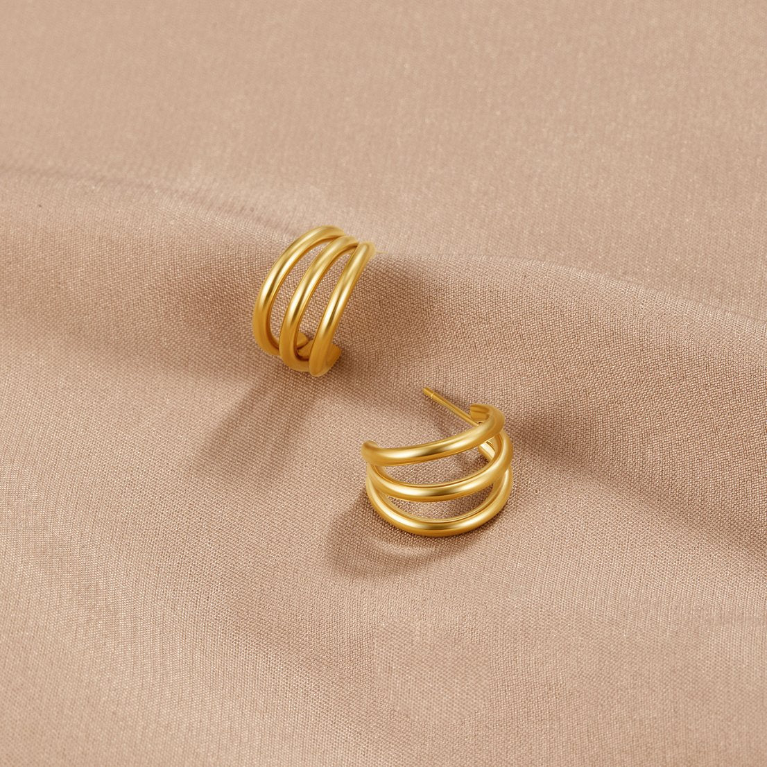 Pendientes triples de oro Ana
