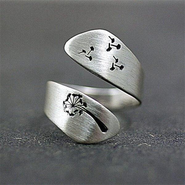 Anillo ajustable de diente de león tallado a mano