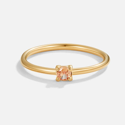 Anillos de oro con piedra de nacimiento