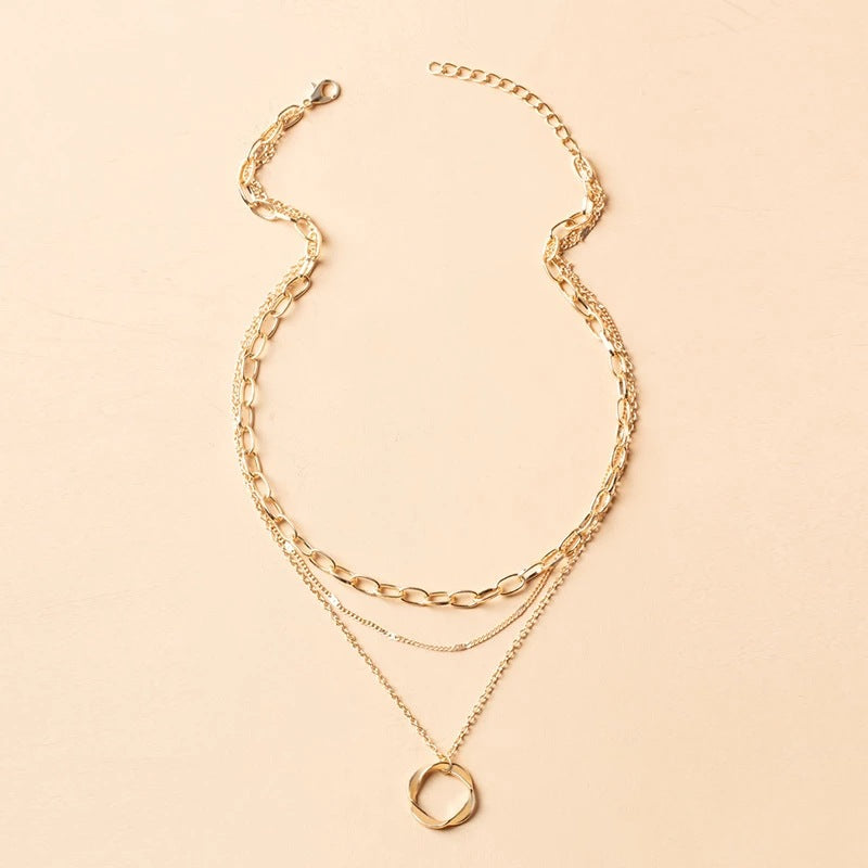 Collar vintage de cadenas superpuestas con colgante