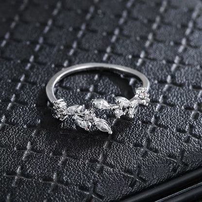 Anillo Elegante Ajustable con Circonita