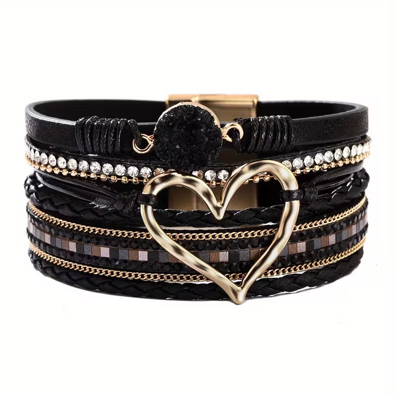 Pulsera Bohemia Multicapa con Corazón Dorado