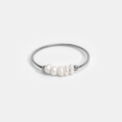 Anillo clásico de perlas de agua dulce y plata