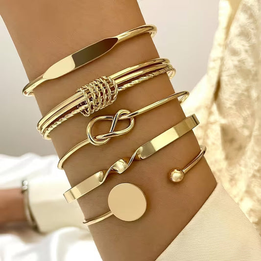 Set de 5 Brazaletes Elegantes Dorados