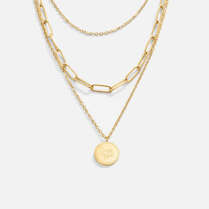 Collar estratificado con moneda