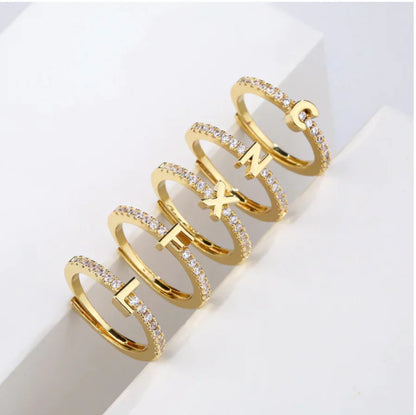 Anillo personalizable ajustable con inicial