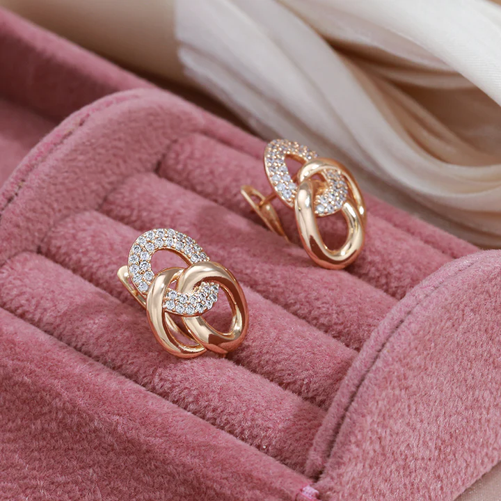 Pendientes Elegantes Brillantes en Oro