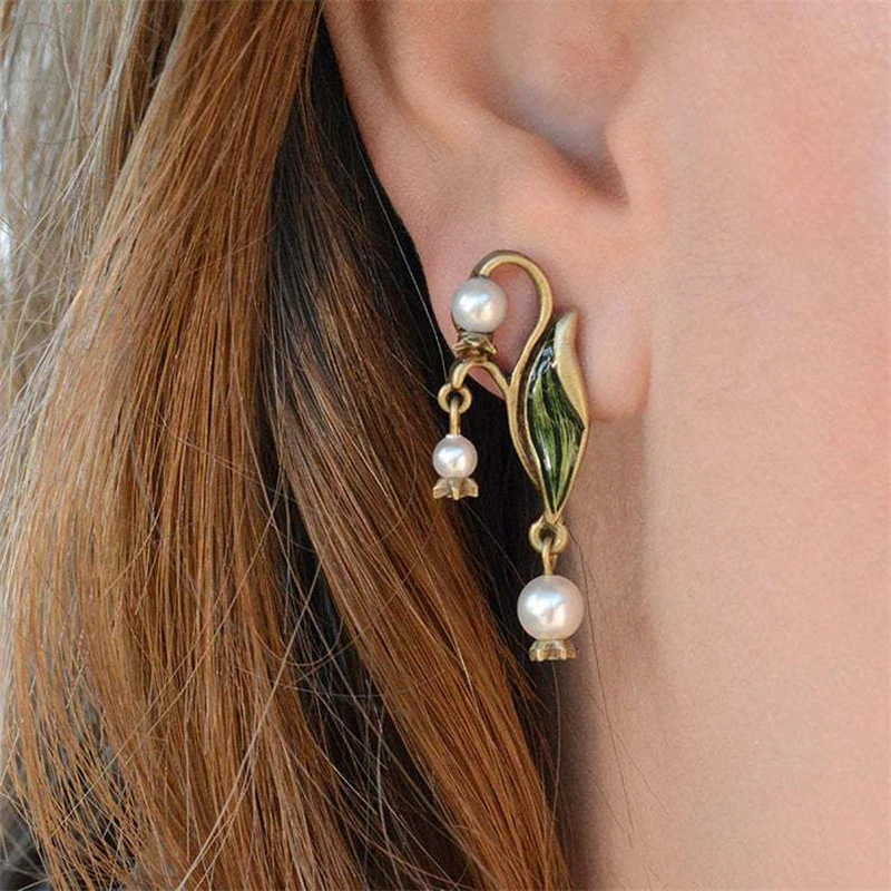 Pendientes boho de esmalte y perlas