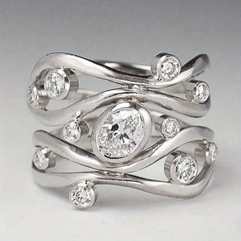 Anillo Vintage Irregular de Plata y Circón