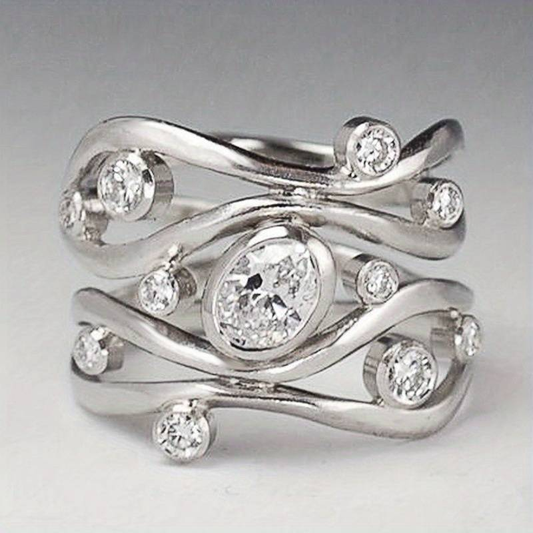 Anillo Vintage Irregular de Plata y Circón