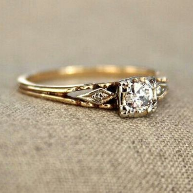 Anillo de Oro Fino con Zirconia Vintage