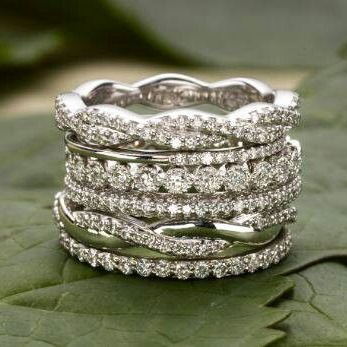 Anillo de Plata con Capas de Zirconia Vintage